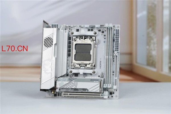 AMD主板奇怪Bug！PCIe随机降速显卡性能大跌