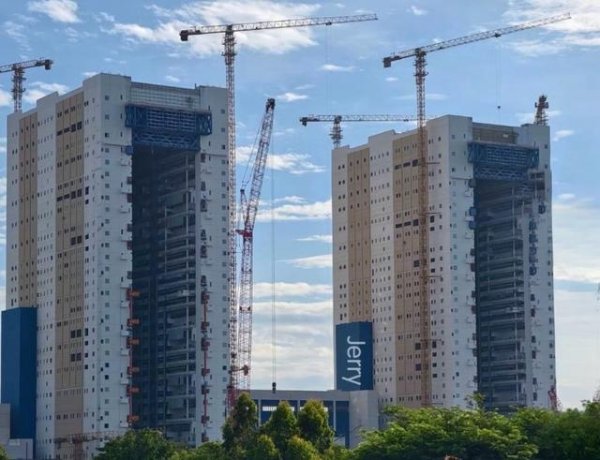 中国载人登月工位迎新照片，杨利伟：准备选拔航天员，有何要求？