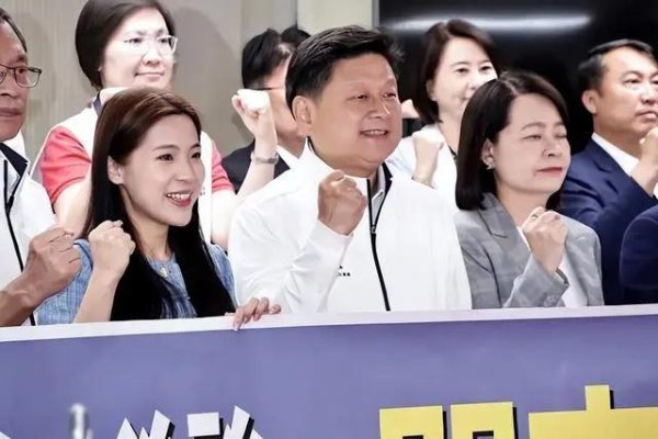 台民意机构三读通过“军购特别条例”，共7800亿新台币分两批编列