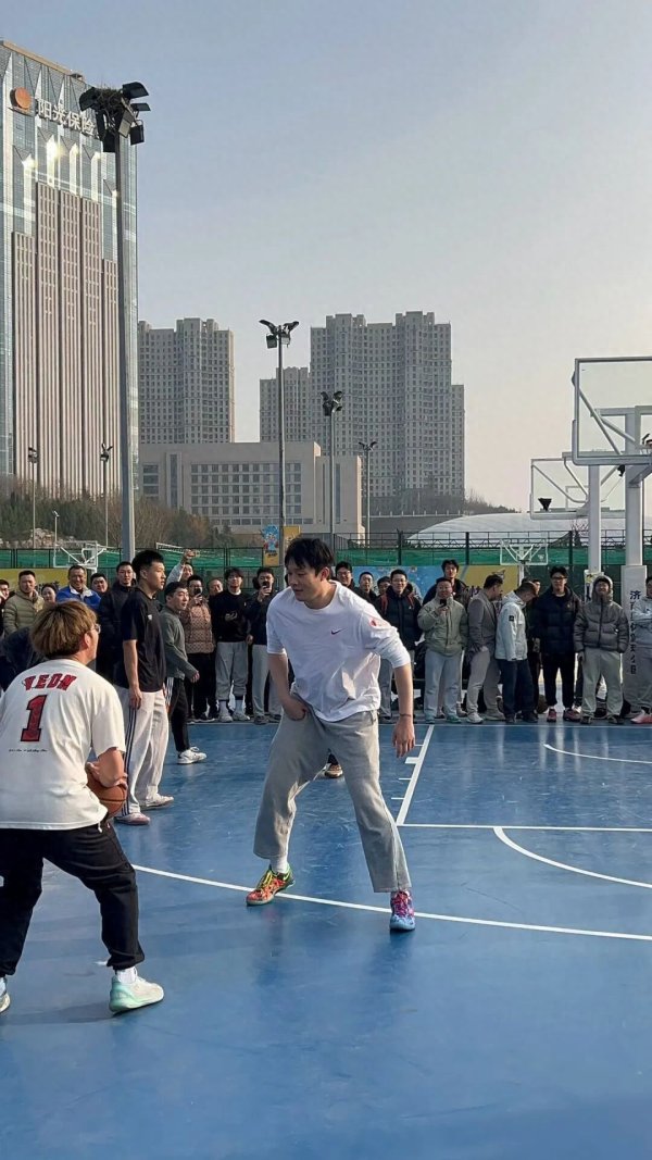 奥体黄昏, 那个不打球的人: 你过得还好吗?